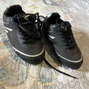 Kids Easton baseball cleats